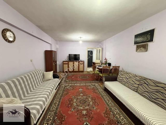 Florya Gayrimenkulden Satılık 3+1 Fırsat Daire