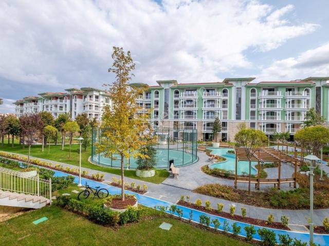 Florya Evleri Emlak Konutta Geniş Metrekareli 4,5+1 Arakat