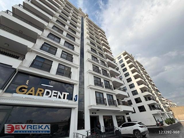 FLORYA KOCATEPE'DE HAVUZLU GÜVENLİKLİ GENİŞ 4+1 SATILIK DAİRE