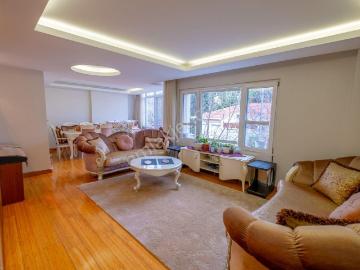 Florya Merkezde Orman Yanı Yenilenmiş 4+2 Üst Dubleks 280 M2