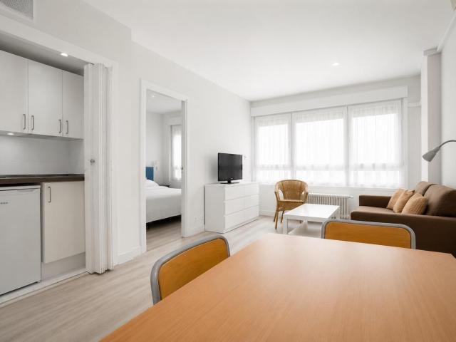 Flat Madrid Chamberí, Built Surface 45m 2, 1 Room, 1 Bathrooms, Lift, Urbanizacion