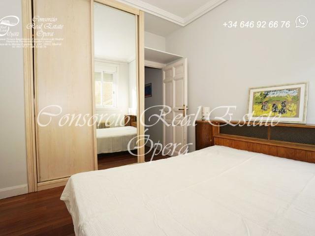 Flat Madrid Malasaña, Built Surface 76m 2, 2 Bedrooms, 1 Bathrooms, Lift