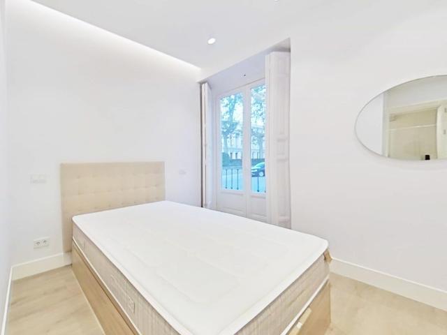 Flat Madrid Sol, Built Surface 61m 2, 2 Bedrooms, 1 Bathrooms, Lift