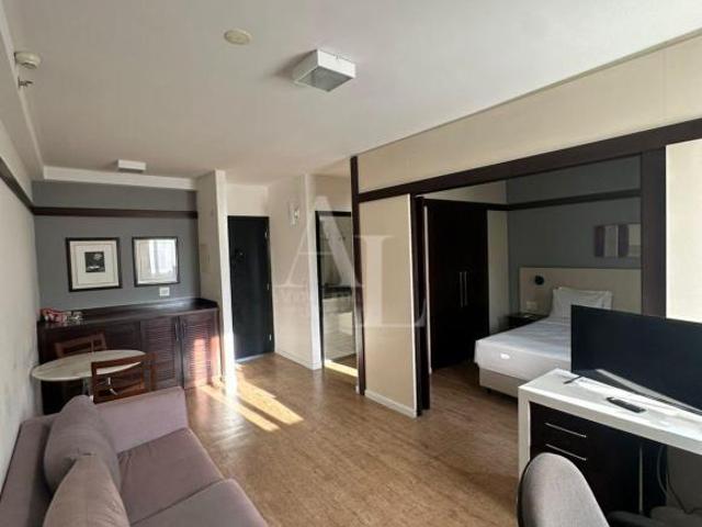 Flat mobiliado para venda em Alphaville permite locação temporária