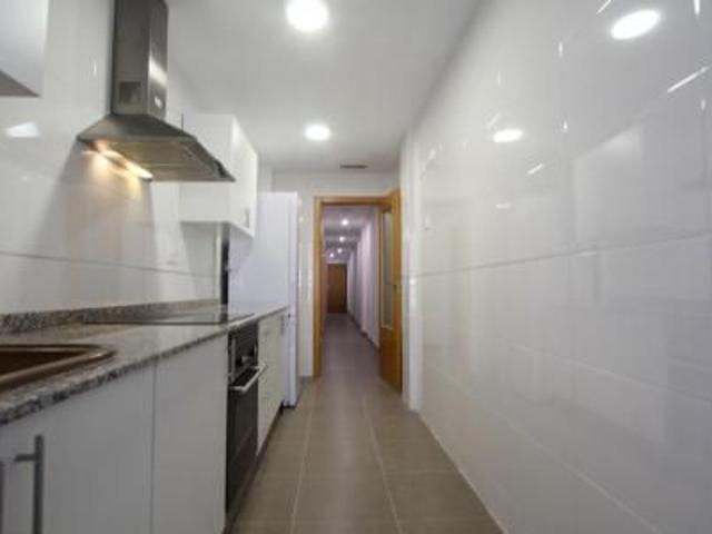 Nearly New 3 Bedroom Flat with Garage and Lift Just 5 Minutes from the Beach – Moncofa
