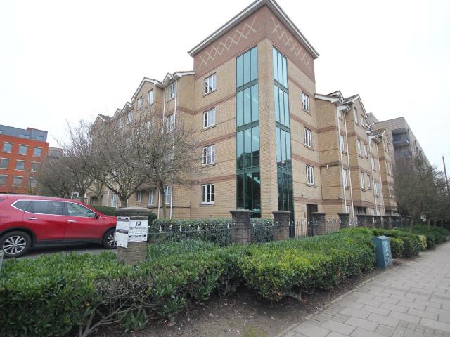 Flat, Nightingale Court, Sheepcote Road, Harrow HA1, 3 bed flat to rent, £2,100 pcm | PrimeLocation