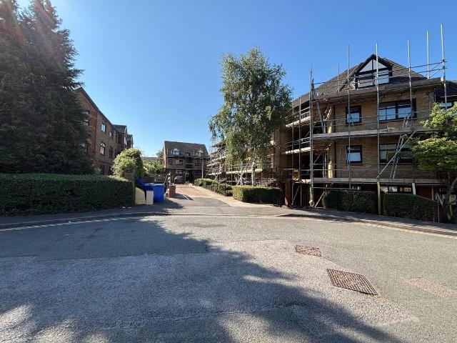 Flat, Northumberland Court, Duke Street, Banbury OX16, 2 bed flat to rent, £1,500 pcm | PrimeLocation