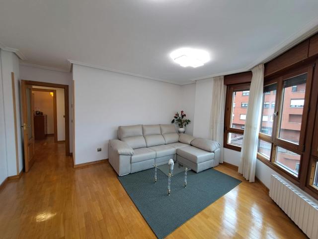Flat Oviedo Masip