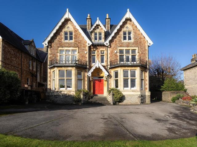Flat Oakleigh House, Bridge Road, BS8 2 bed flat to rent £1,850 pcm £427 pw
