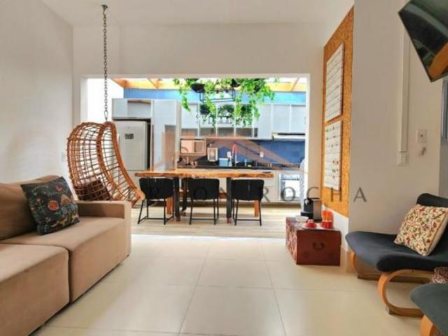 Flat a poucos passos do mar 2 quartos, jacuzzi e espaço gourmet à venda