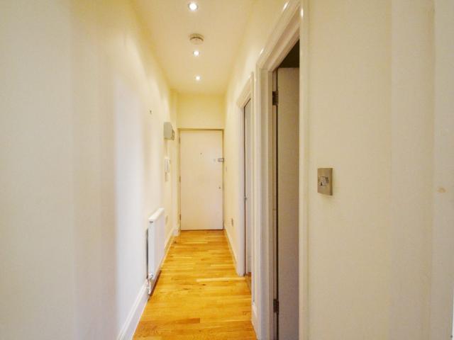 Flat Arthur Road 2nd Floor, North Wimbledon, London