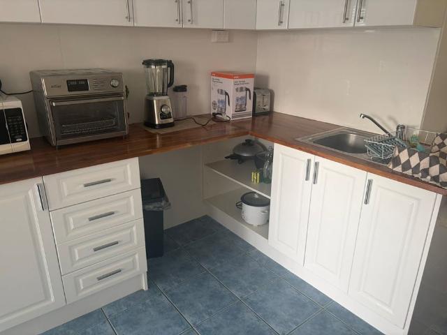 Flat B / 114 Kent Street