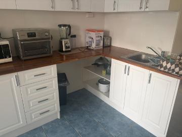 Flat B / 114 Kent Street