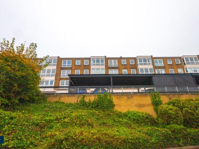 Flat B, 126 Southbrae Drive, Glasgow G13, 1 bed flat to rent, £895 pcm | PrimeLocation