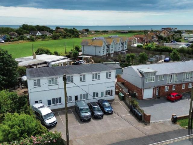 Flat B, White Lodge Court, Pett Level Road, Winchelsea Beach, Winchelsea TN36, 2 bed flat to rent, £950 pcm | PrimeLocation