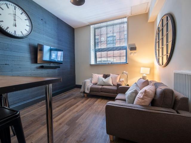 Flat B, The Hosiery Factory, Leicester LE1, 3 bed property to rent, £628 pppm | PrimeLocation