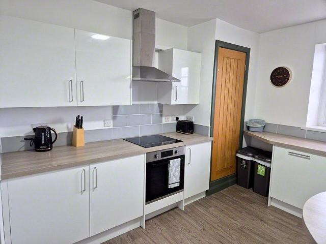 Flat, Bangor Street, Caernarfon LL55, 3 bed flat to rent, £750 pcm | PrimeLocation