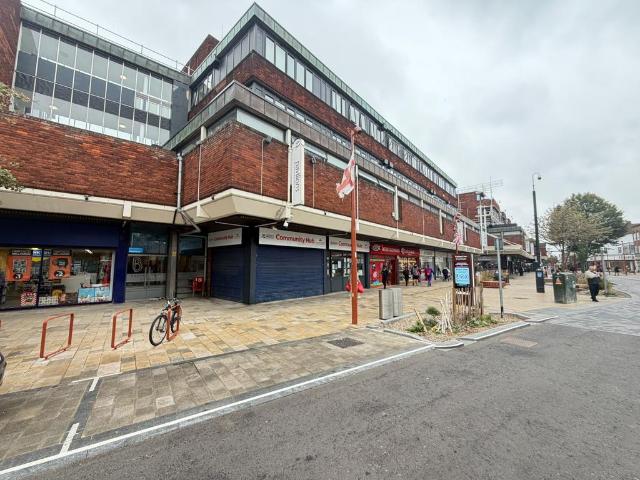 Flat, Bartholomew Court, High. 1 bed flat to rent £1,350 pcm £312 pw