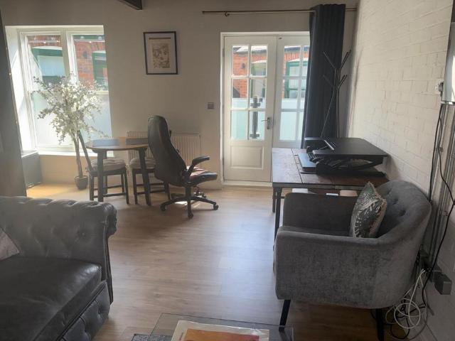 Flat, Batterson House, Cardigan. 1 bed flat to rent £1,150 pcm £265 pw
