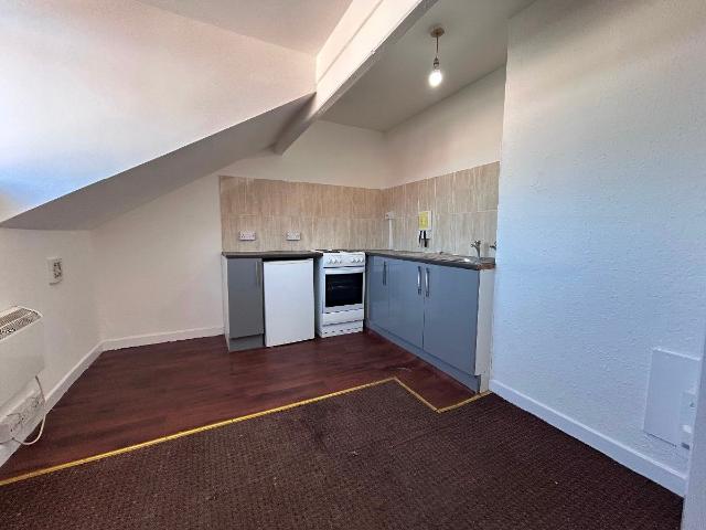 Flat C 19 Camberley Street, Leeds LS11, 1 bed flat to rent, £650 pcm | PrimeLocation