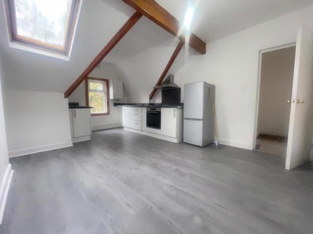 Flat C, Harehills Avenue, Leeds LS8, 2 bed flat to rent, £875 pcm | PrimeLocation