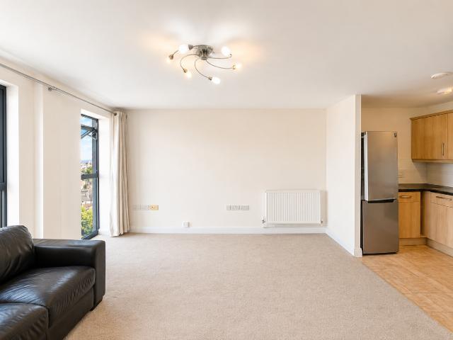 Flat, City House, London Road, Croydon CR0, 1 bed flat to rent, £1,400 pcm | PrimeLocation