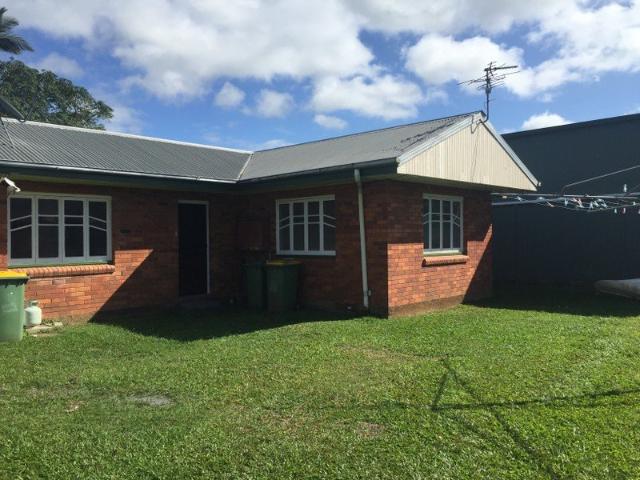 Flat Close to Gordonvale Township