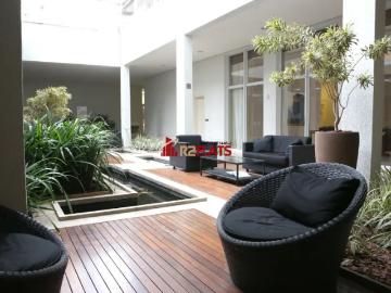 Flat com ótimo preço no bairro Campo Belo. Confira!