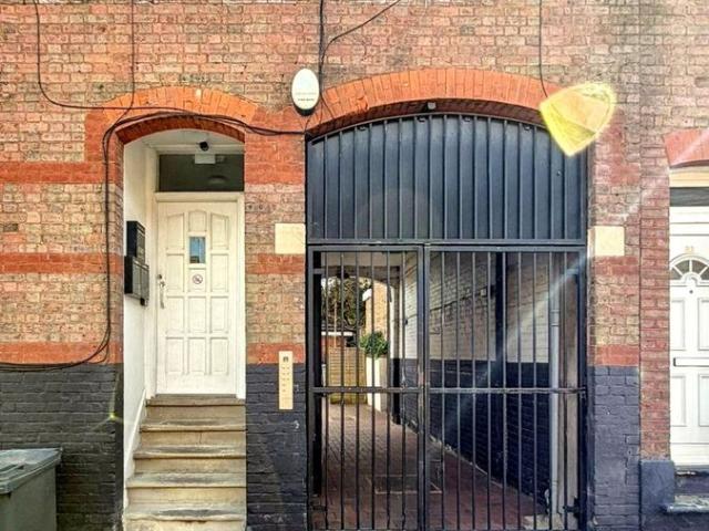 Flat, Dumfries House, Dumfries Street, Luton LU1, 1 bed flat to rent, £850 pcm | PrimeLocation
