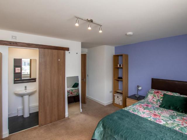 Flat D The Clubhouse 5 bed apartment to rent £2,838 pcm £655 pw