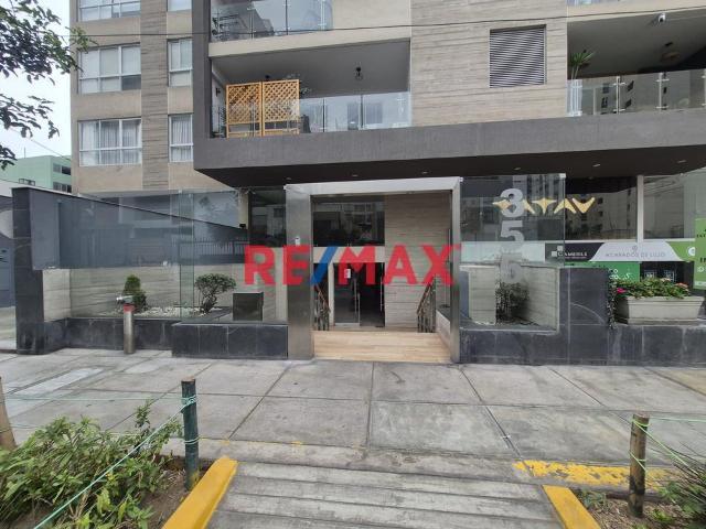 Flat De 1 Dormitorio En Miraflores Con Estacionamiento Y Depósito