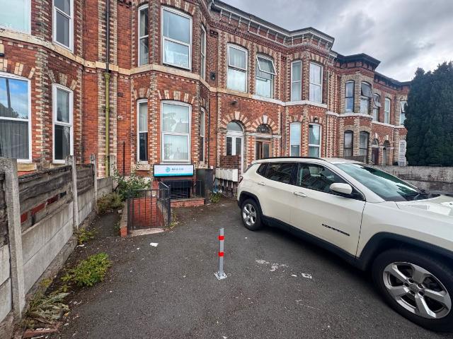 Flat, Dickenson Road, Manchester M13, 2 bed flat to rent, £1,200 pcm | PrimeLocation