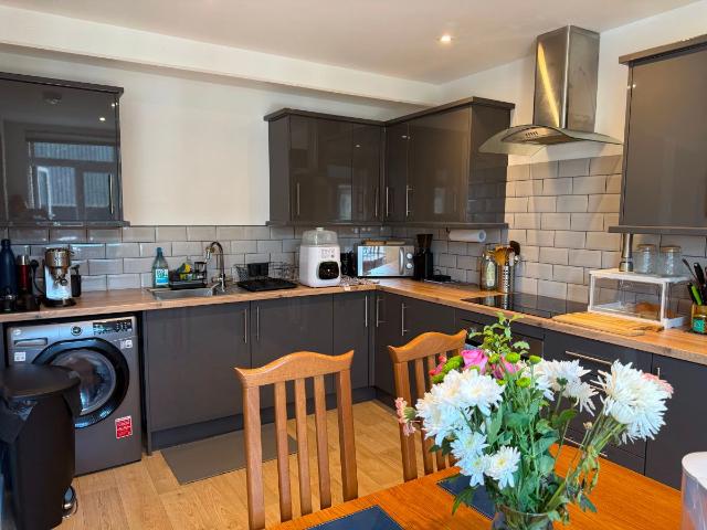 Flat, Eign Street, Hereford HR4, 2 bed flat to rent, £1,200 pcm | PrimeLocation