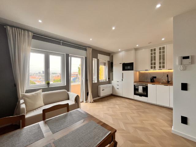 Flat Eiffel T1