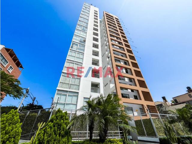 Flat En Miraflores — Av. Paseo De La República 3982