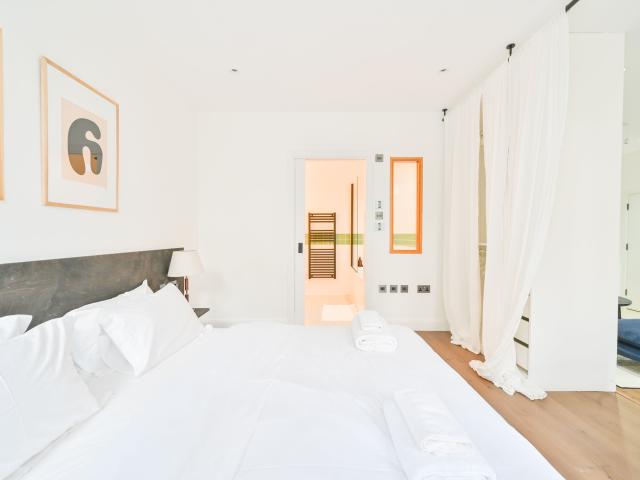1 Bedroom Flat for Rent in Macroom Road, W9 | Foxtons