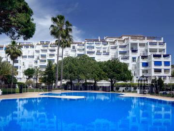 Flat For Rent in Nueva Andalucía La Campana, Marbella