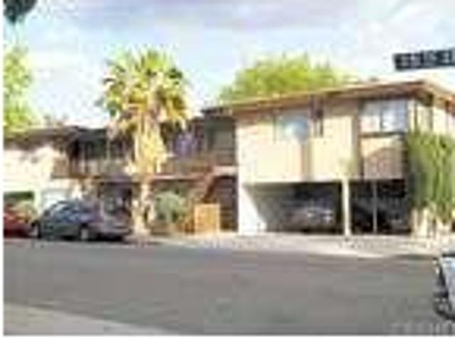 Flat For Rent In Newhall, California