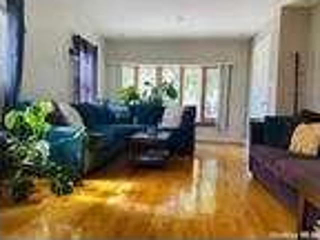 Flat For Rent In Ozone Park, New York