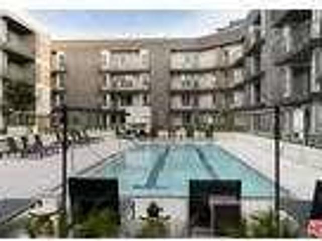 Flat For Rent In Burbank, California