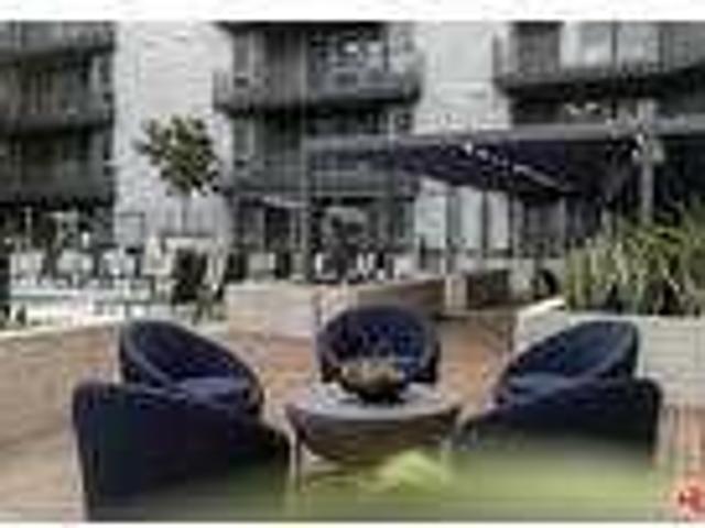 Flat For Rent In Burbank, California