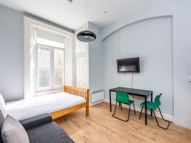 Flat for Rent in Collingham Place | Foxtons