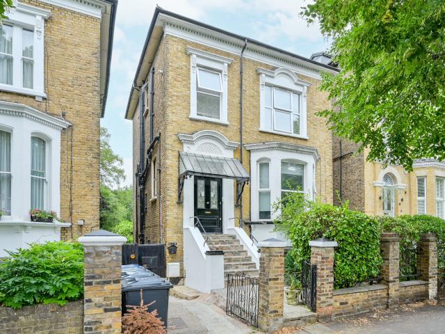 Flat for Rent in Eton Rise | Foxtons