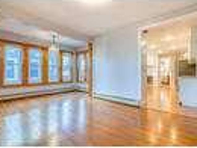 Flat For Rent In East Lynn, Massachusetts