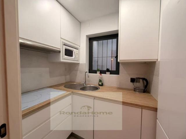 Flat for rent in El Paraiso, Estepona, Málaga