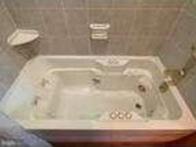 Flat For Rent In Folsom, Pennsylvania