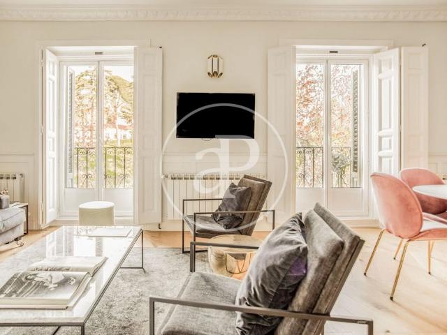 Flat for rent in Jerónimos Madrid