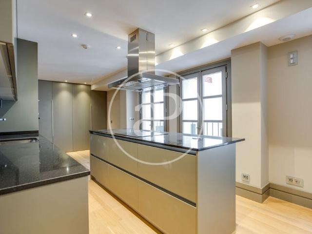 Flat for rent in Jerónimos Madrid