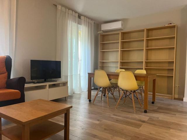 Flat for rent in Rochelambert, Seville city, Seville
