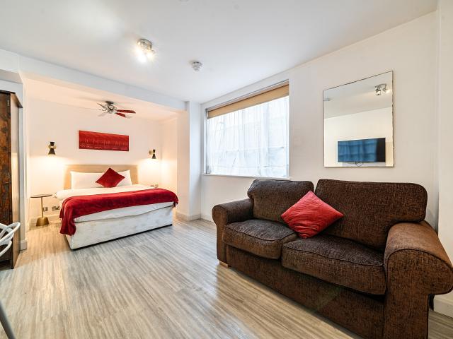 Flat for Rent in Roland Gardens, London, SW7 | Foxtons